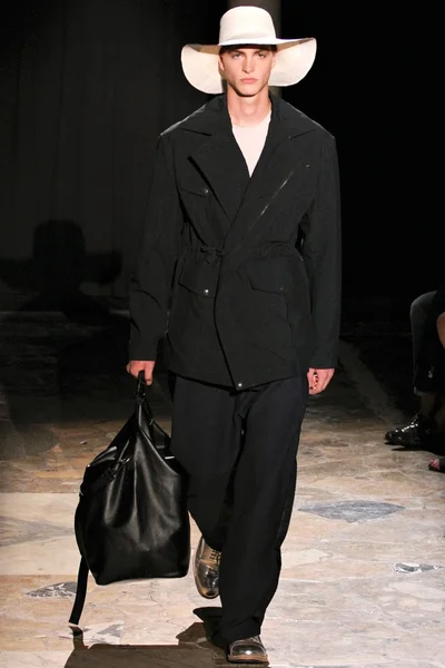 Look 13